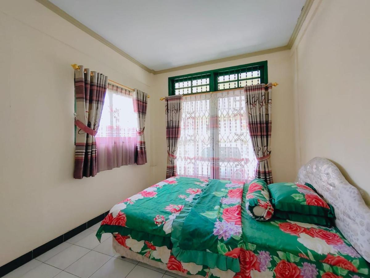 Villa Semesta Cikundul Exterior foto